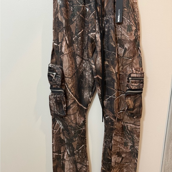 Fashion Nova Men’s Tree Camouflage Cargo Pants - Picture 4 of 6